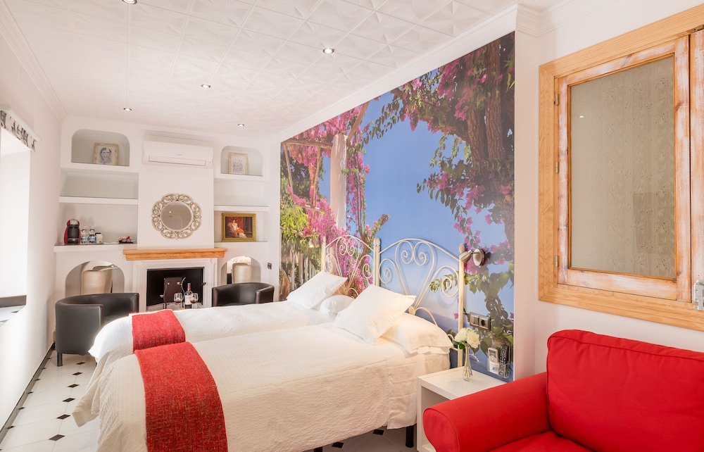 Comfort Triple Room (La Maroma) photo 2