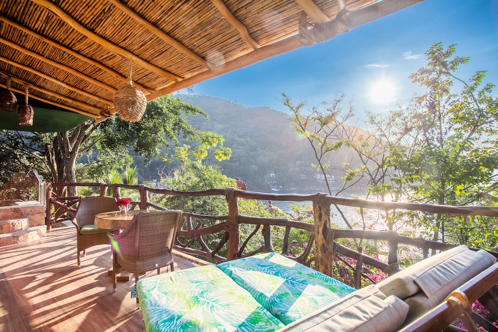 New Tower-hummingbird Love Nest Ocean View