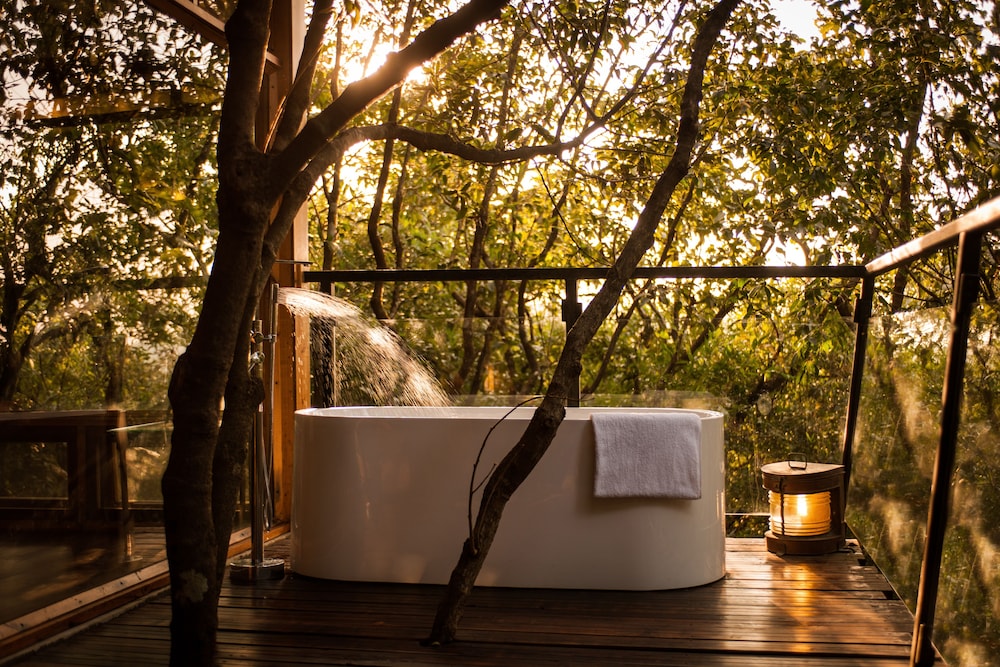 Jungle Machan with Bathtub on Deck photo 3