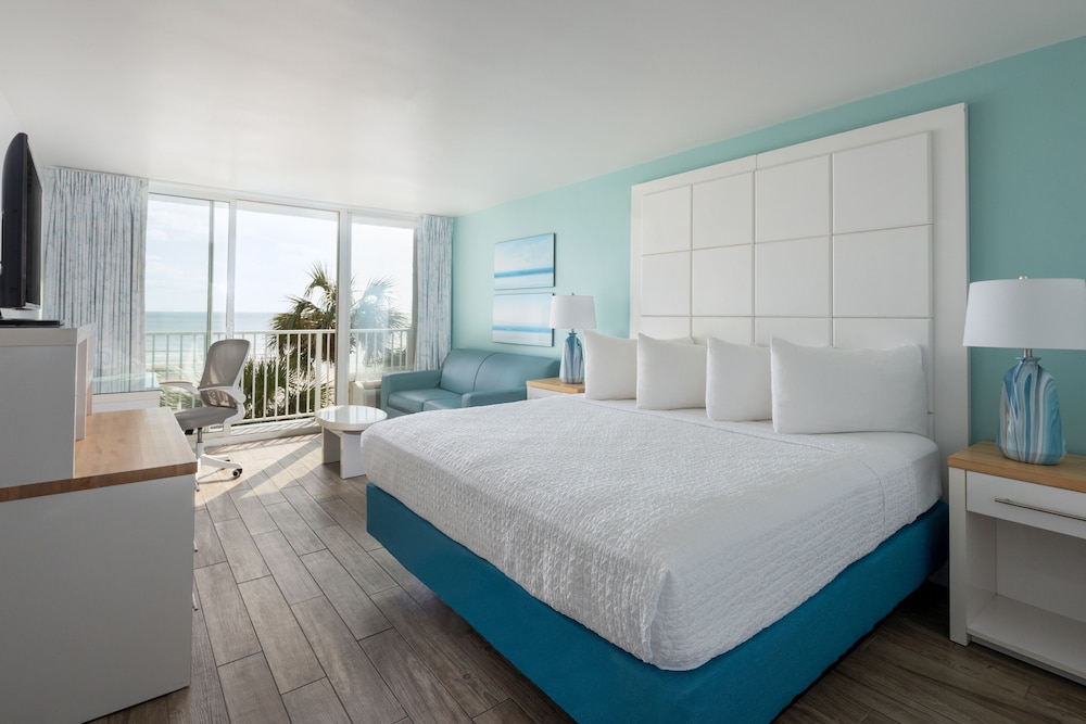 Superior Oceanfront King - Photo 1