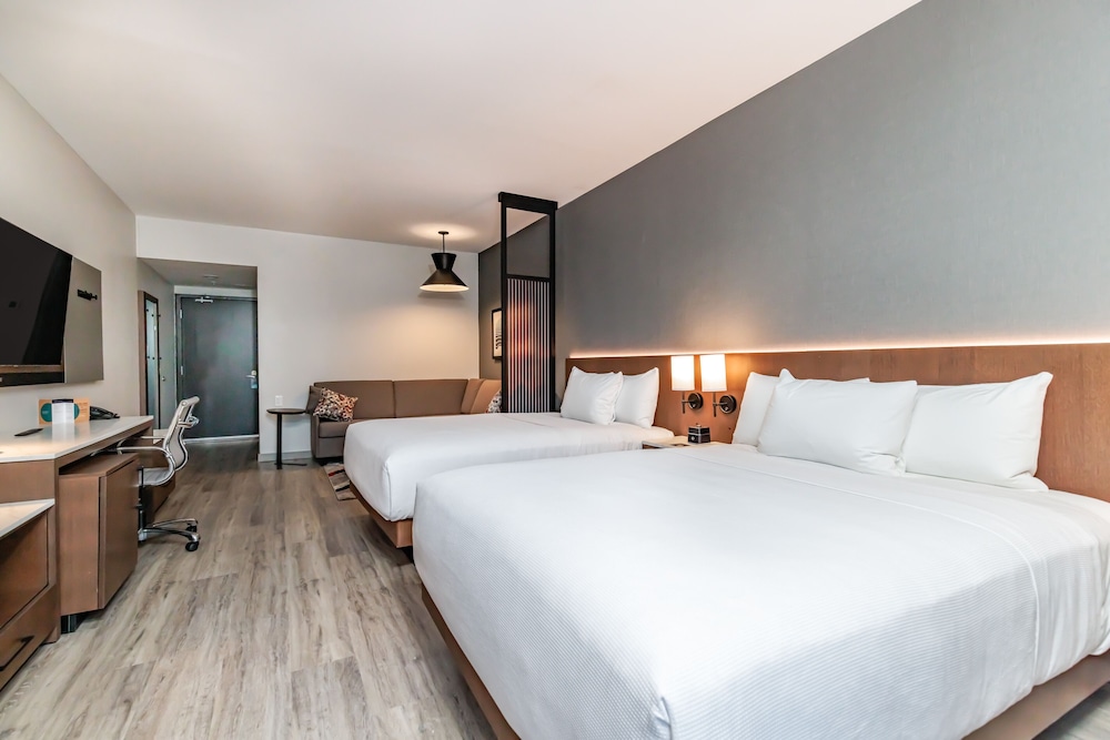 Room (2 Queen Beds and 1 Sofa Bed)