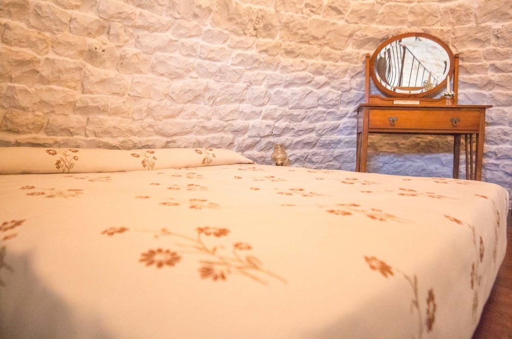 House, 2 Bedrooms