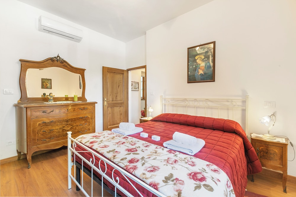 Family Apartment, Multiple Bedrooms (Appartment With Pool And Garden) photo 1