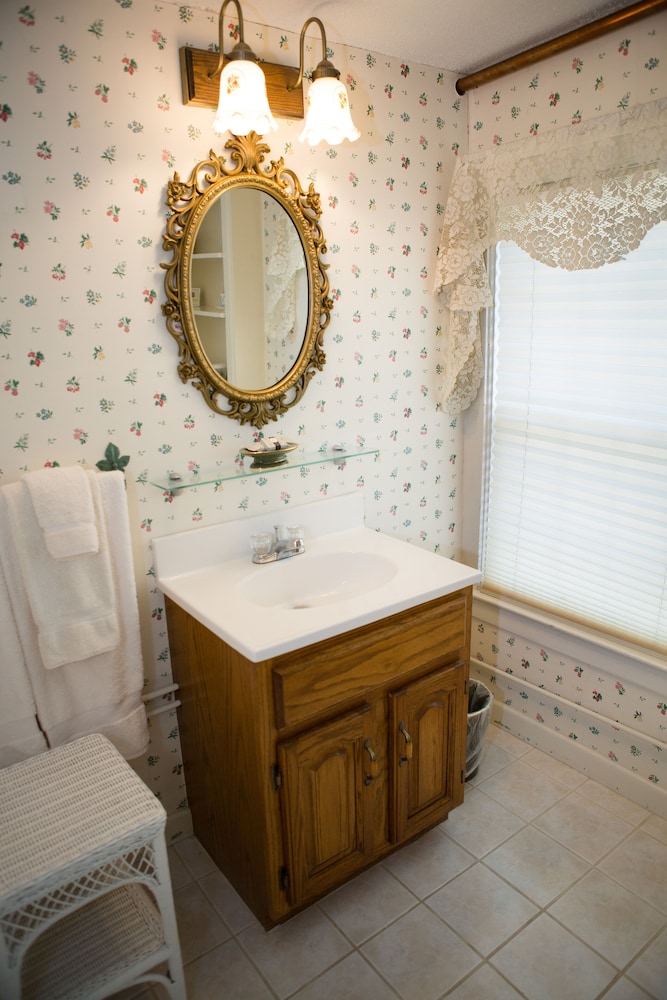 Superior Double Room, Ensuite (Sage) photo 3
