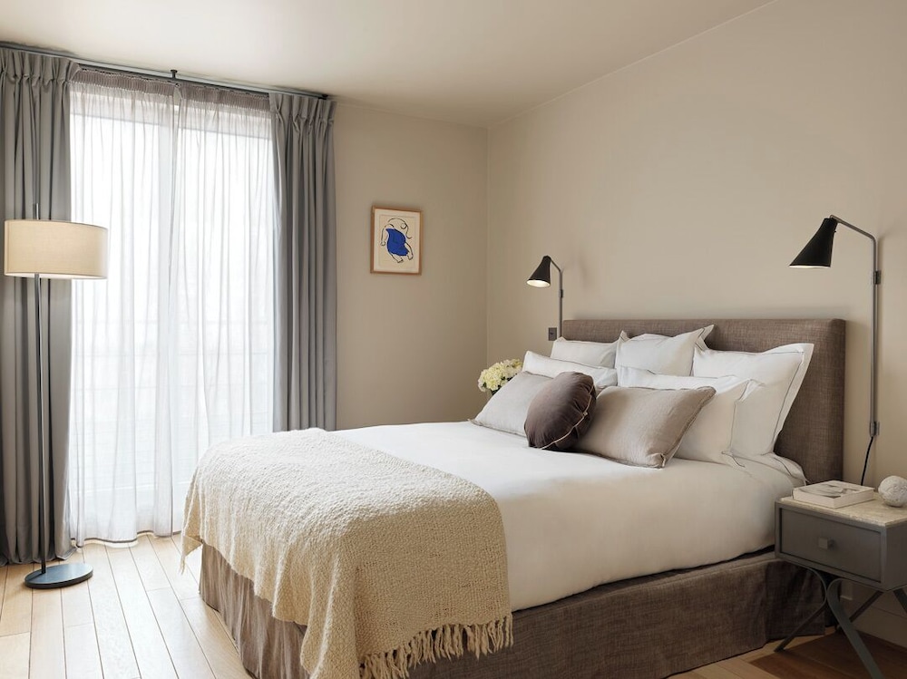 Mathurin Room