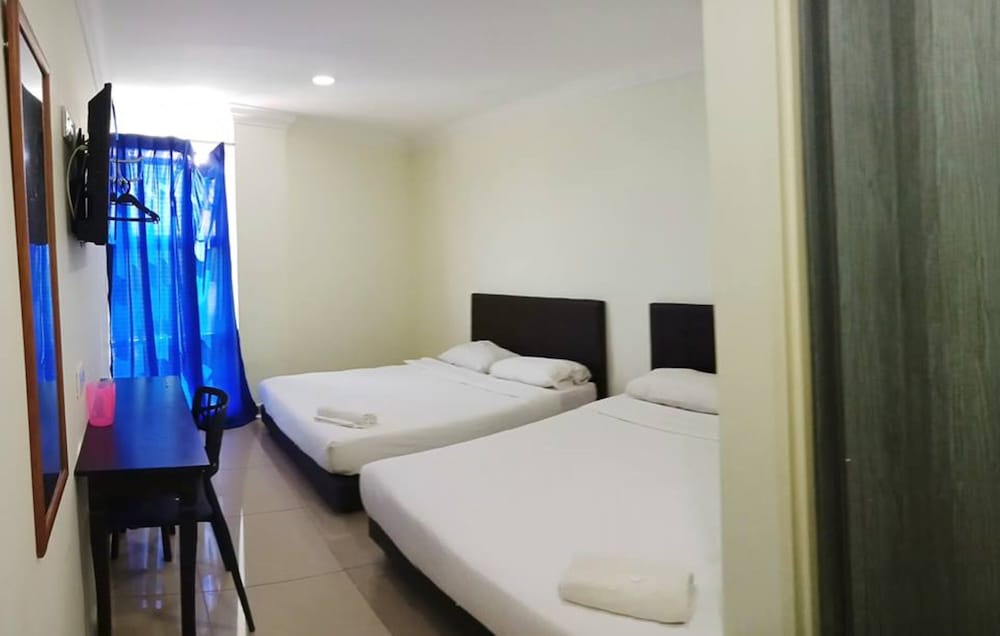 Double Room, Smoking