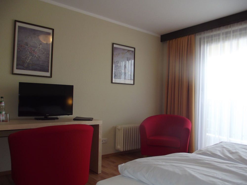 Premier Double Room, 1 Queen Bed, Balcony, Mountainside photo 2