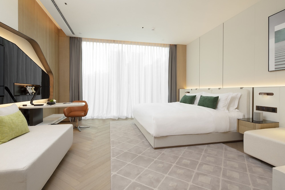 Luxury Double Room, Non Smoking, City View photo 1
