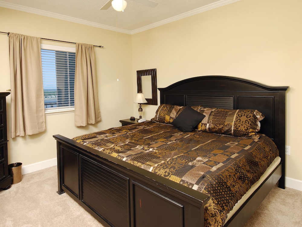 Condo, 2 Bedrooms, 2 Bathrooms, Sea View