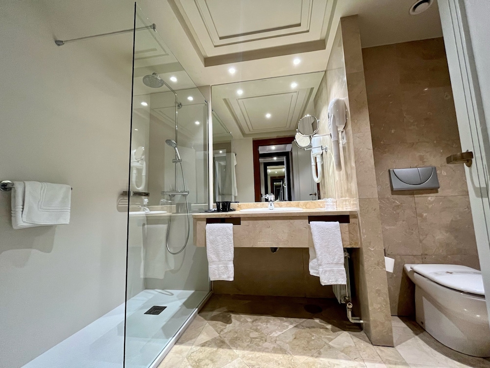 Double Room, Sea View (2 Adults + 1 Child) - Photo 17