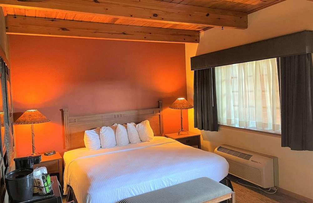 Cabin, 1 King Bed photo 1