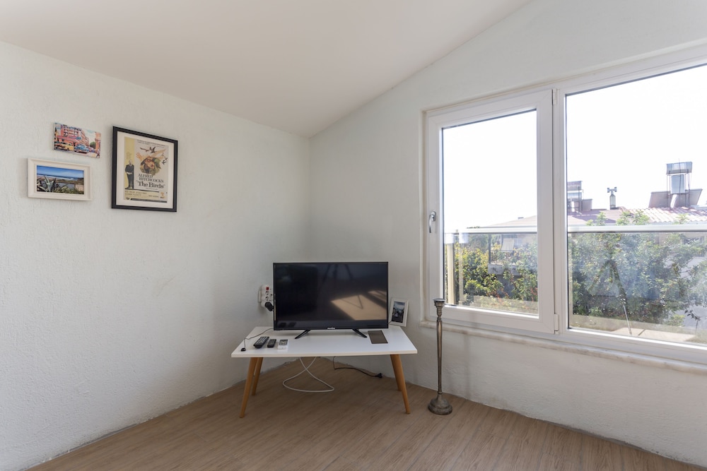 Amado - Duplex 3 Bed Apartment with Pool View and 2 Showers