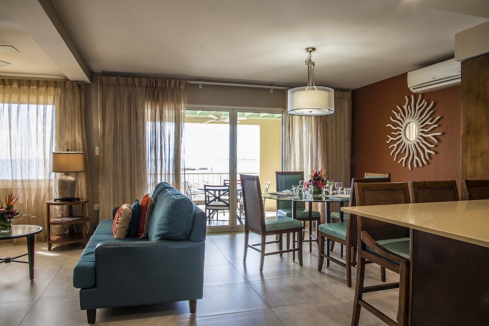 Deluxe Suite, 2 Bedrooms, Fully Equipped Kitchen