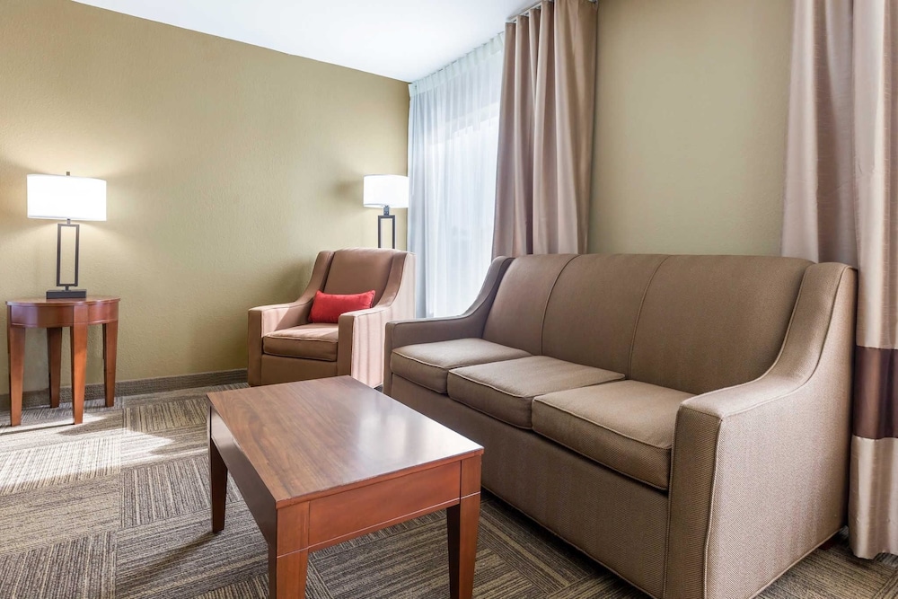 Suite, 2 Queen Beds, Non Smoking - Photo 2