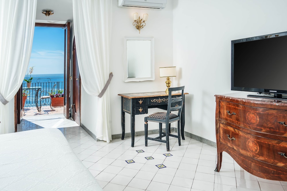 Superior Double Room, Balcony, Sea View - Photo 3