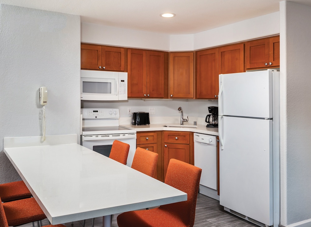 Deluxe Condo, 1 Bedroom, Kitchen photo 2