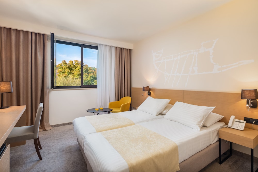 Standard Double Room - Photo 1