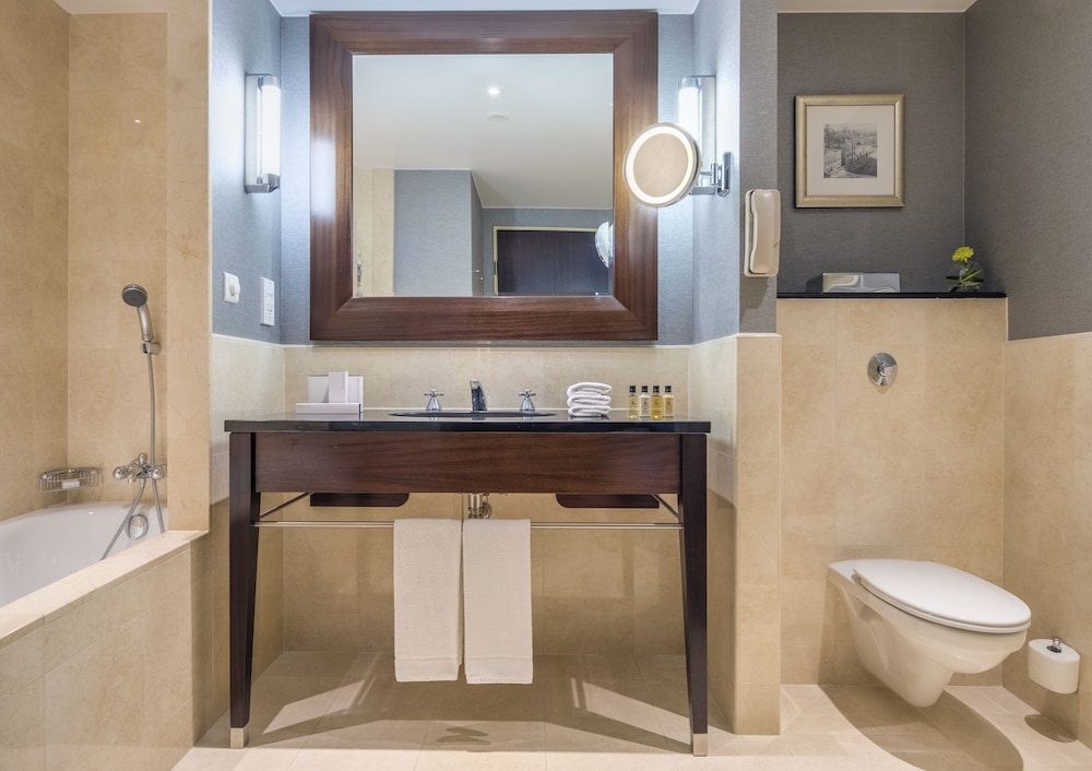 Suite, 1 Bedroom, Club Lounge Access - Photo 6