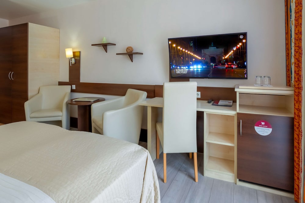 Standard Room, 2 Twin Beds (Standard Double Room, 2 Single beds) thumbnail 5