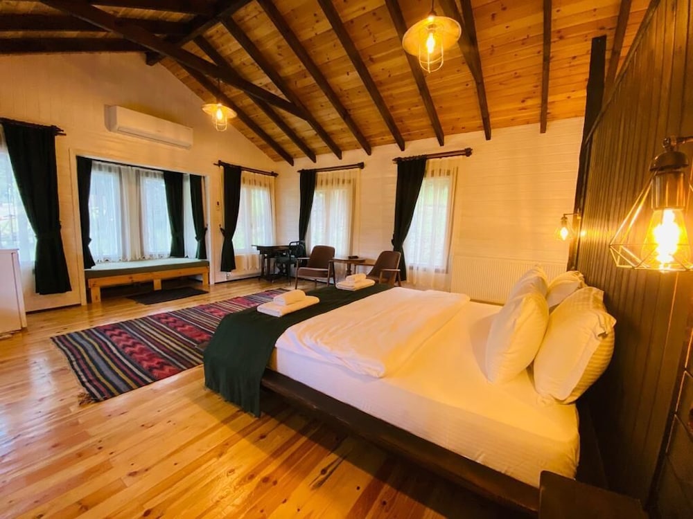 Deluxe Bungalow