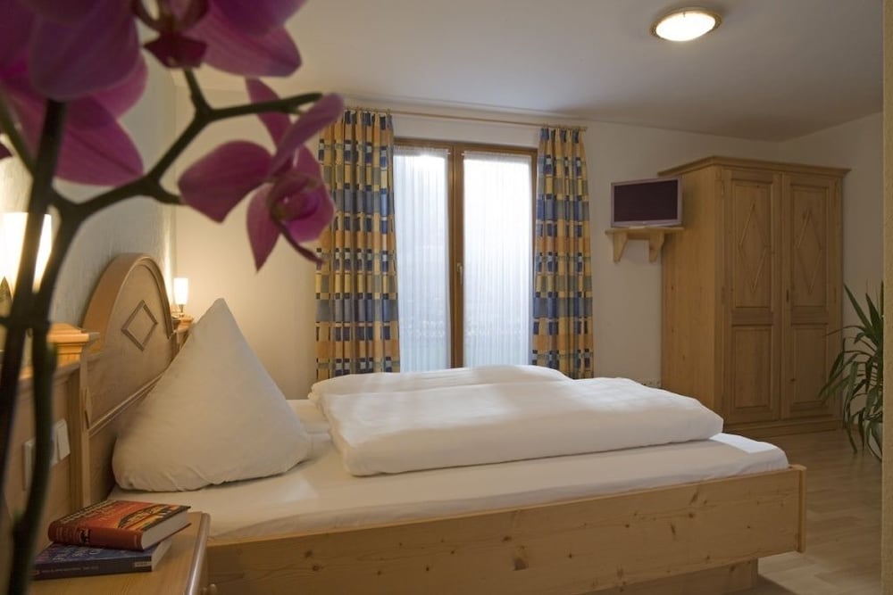 Standard Double Room - Photo 2