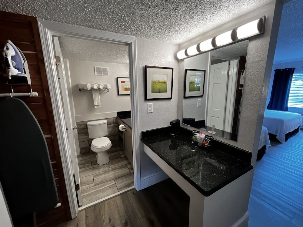 Deluxe Room, 2 Queen Beds (Interior) - Photo 4