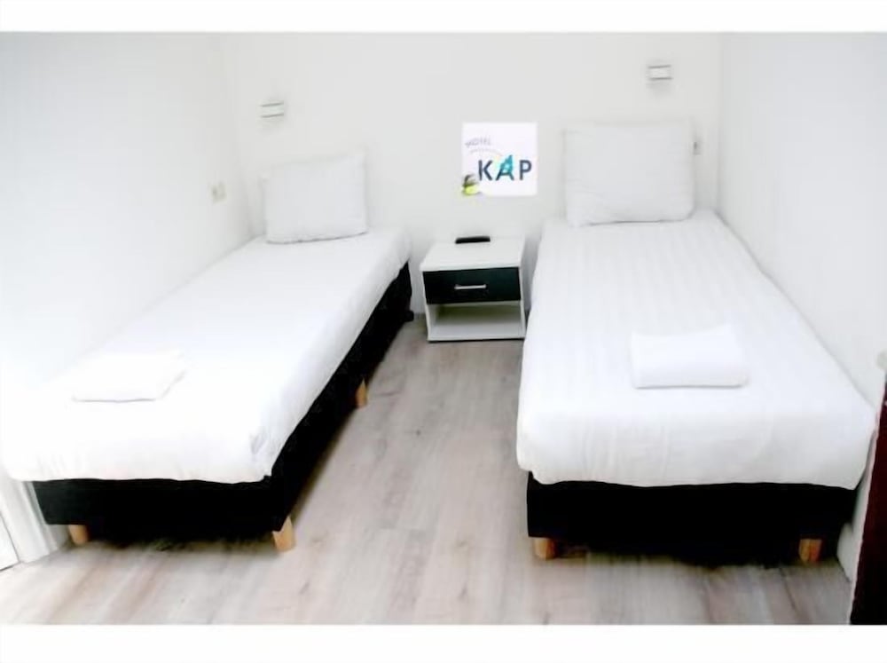 Basic Room, 2 Twin Beds photo 2