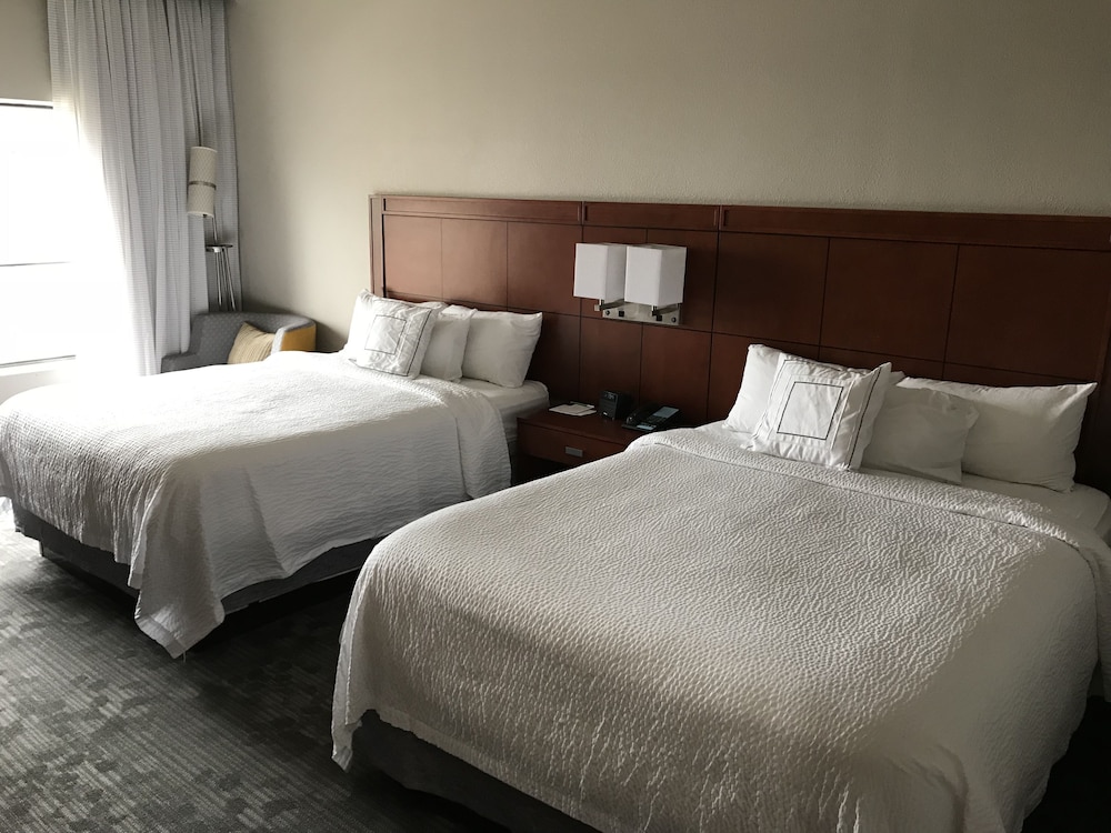 Room, 2 Queen Beds - Photo 3