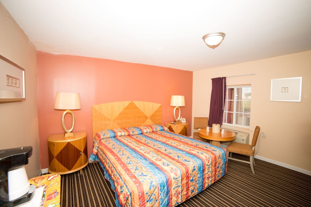 Room, 1 King Bed, Non Smoking