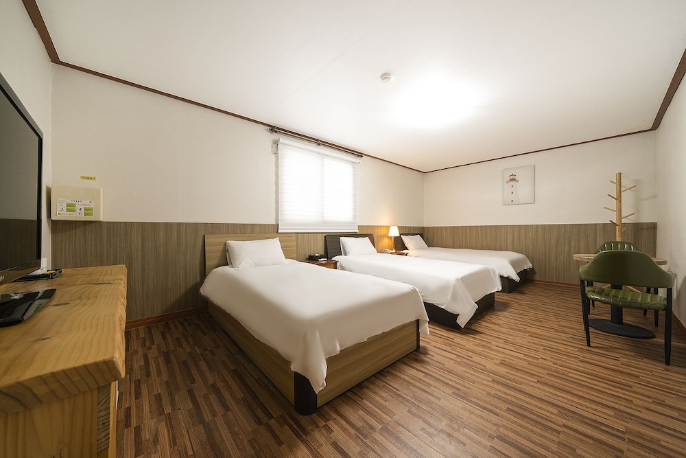 Deluxe Triple Room photo 1