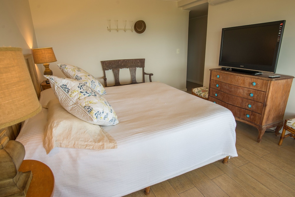 Family Apartment, 4 Bedrooms, Private Bathroom, Ocean View