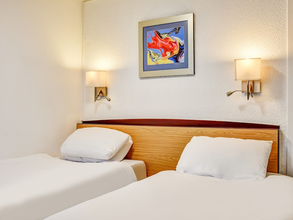 Standard Twin Room, 2 Twin Beds photo 3