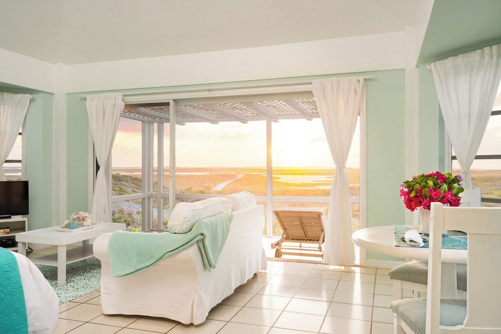 Panoramic Cottage, 1 Queen Bed, Ocean View, Beachside