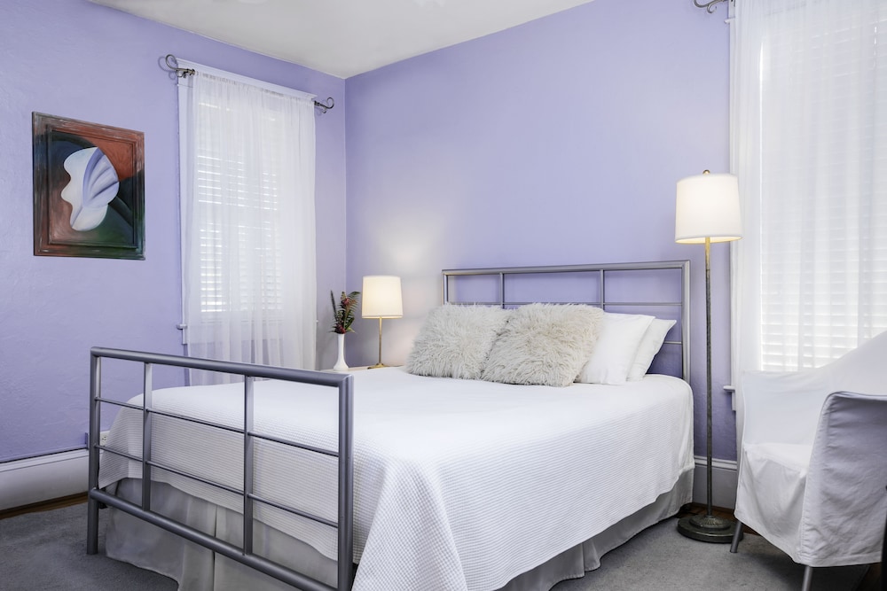 The Periwinkle Room photo 1