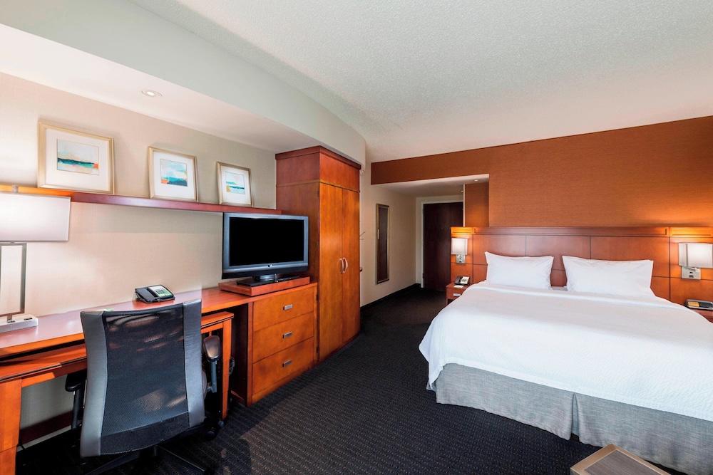 Room, 1 King Bed - Photo 2