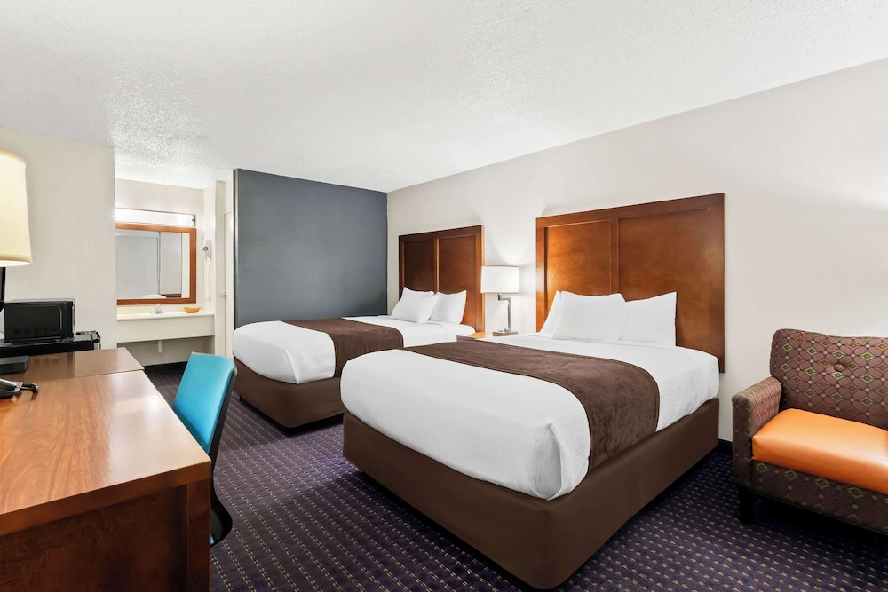Standard Room, 2 Queen Beds, Non Smoking photo 1