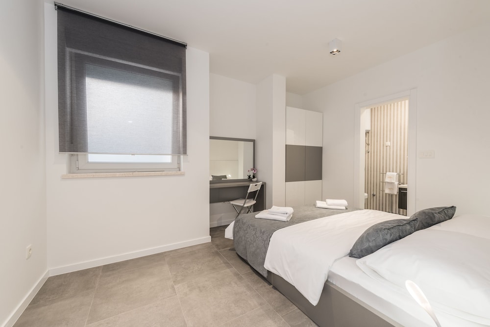 Luxury Apartment, 2 Bedrooms, Balcony photo 2