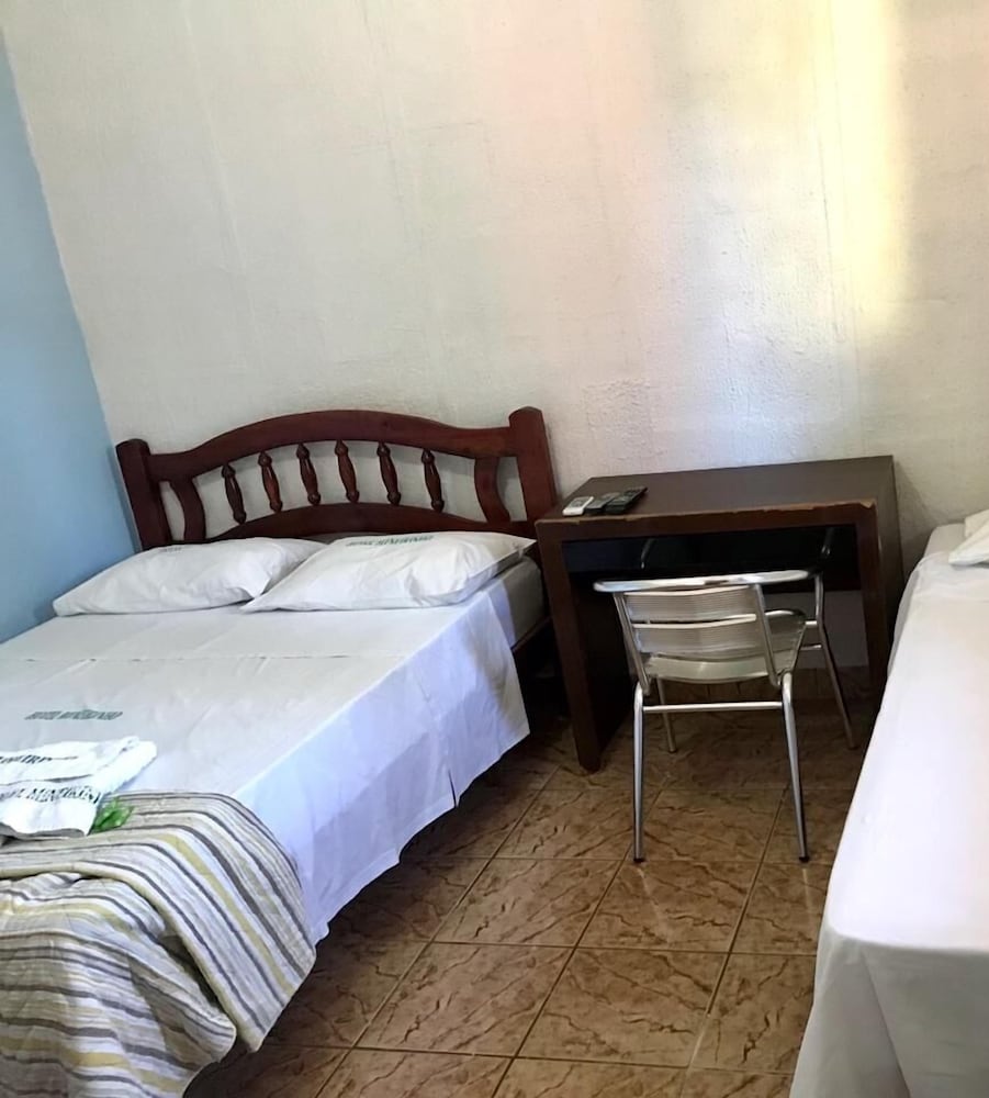Economy Triple Room photo 2
