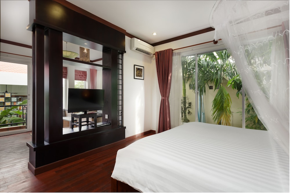 Junior Suite Package - Daily Car + English Guide photo 3