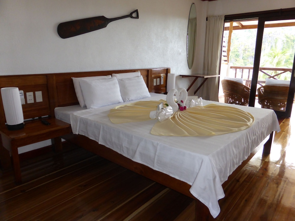 Couple's Room with Balcony, 3rd Floor photo 3