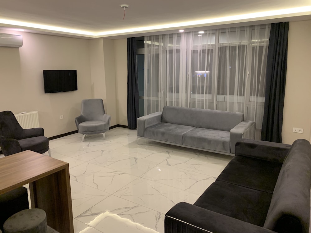 Deluxe Suite - Photo 10