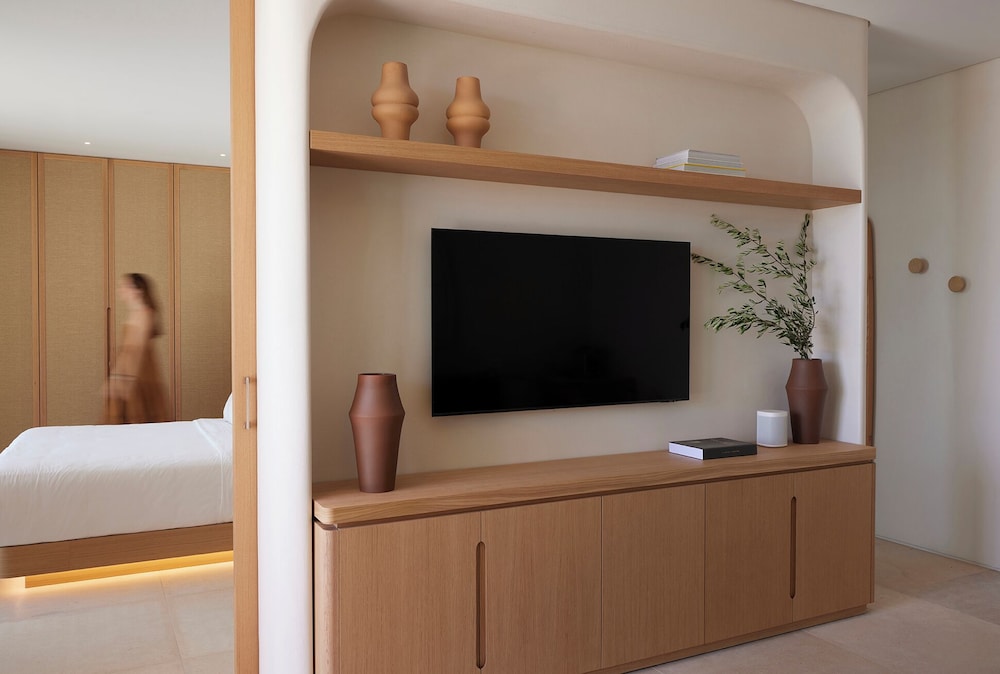 The Coast Grand Two Bedroom Suite with Pool photo 3