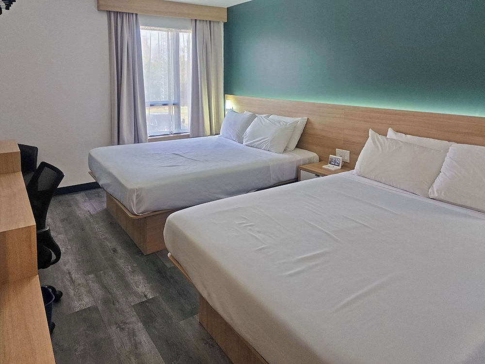 Room, 2 Queen Beds, Non Smoking - Photo 1