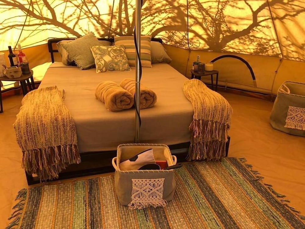 Deluxe Tent, 1 Queen Bed photo 1