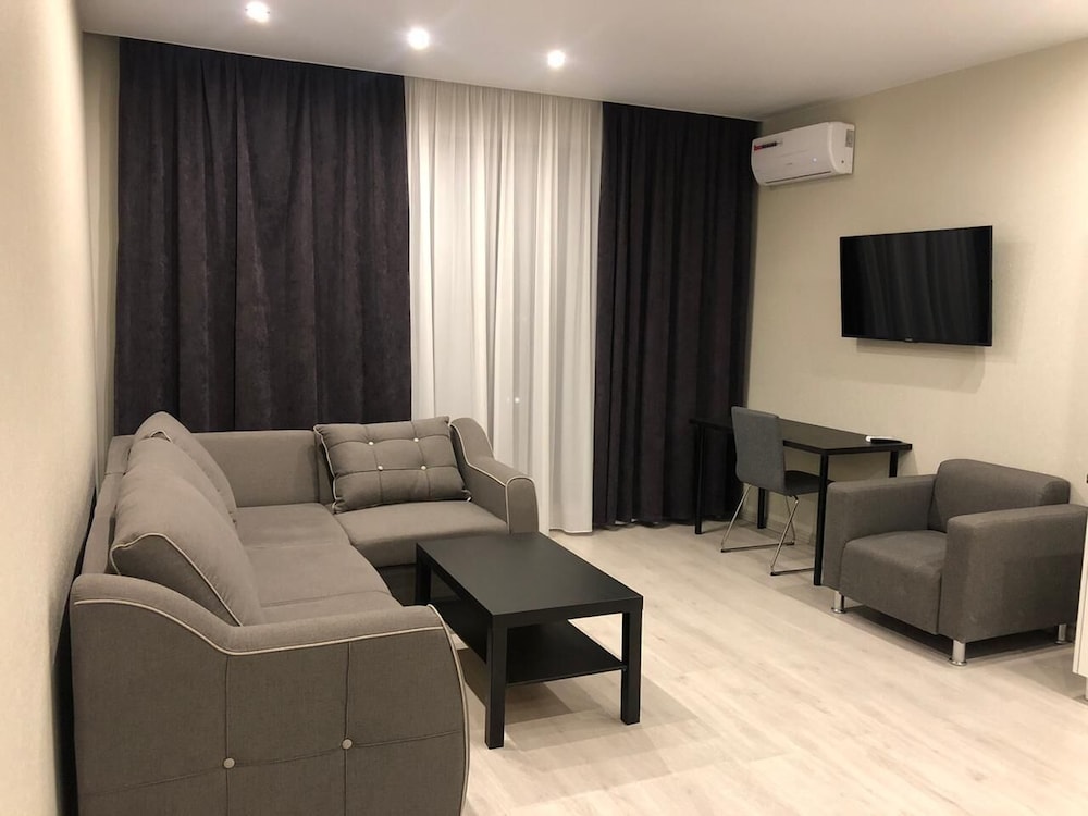 Studio Apartment photo 1