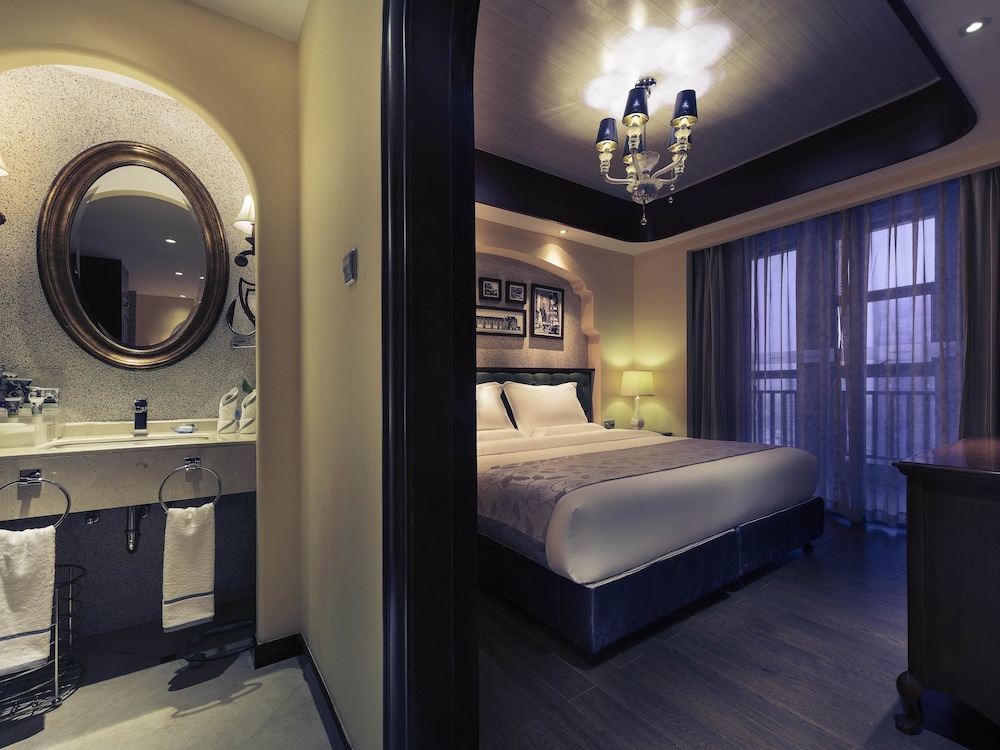 Deluxe Suite, 1 King Bed