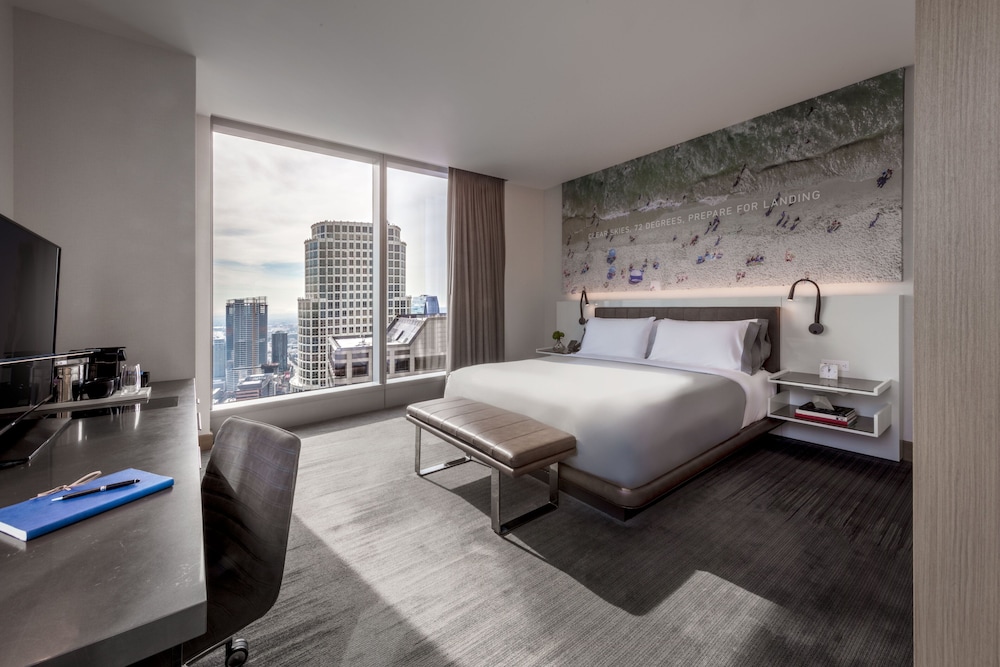 Junior Suite, 1 King Bed, City View - Photo 3
