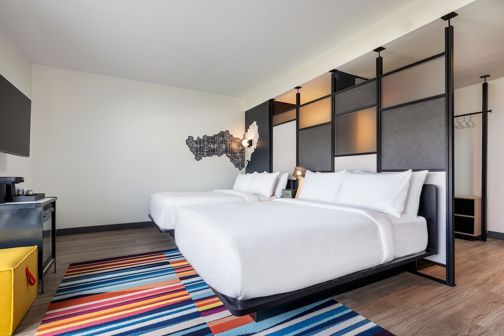 aloft, Room, 2 Queen Beds photo 2