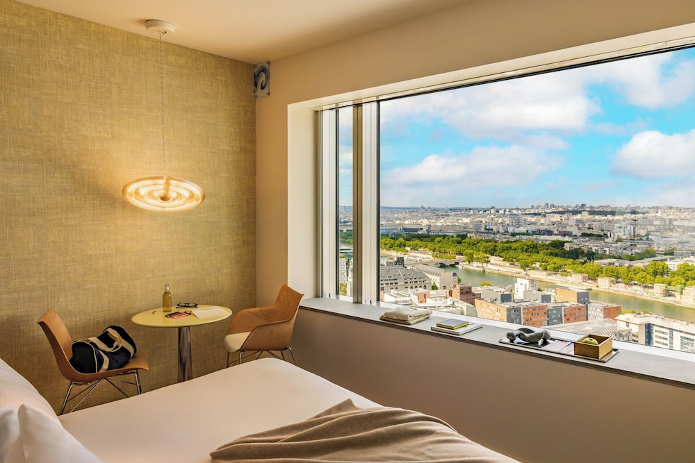Executive Room, 1 King Bed (Panoramic Paris Montmartre) photo 2