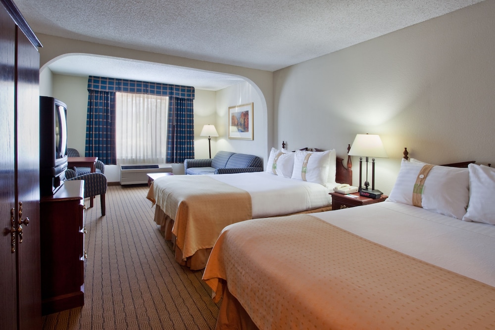 Suite, Multiple Beds photo 2